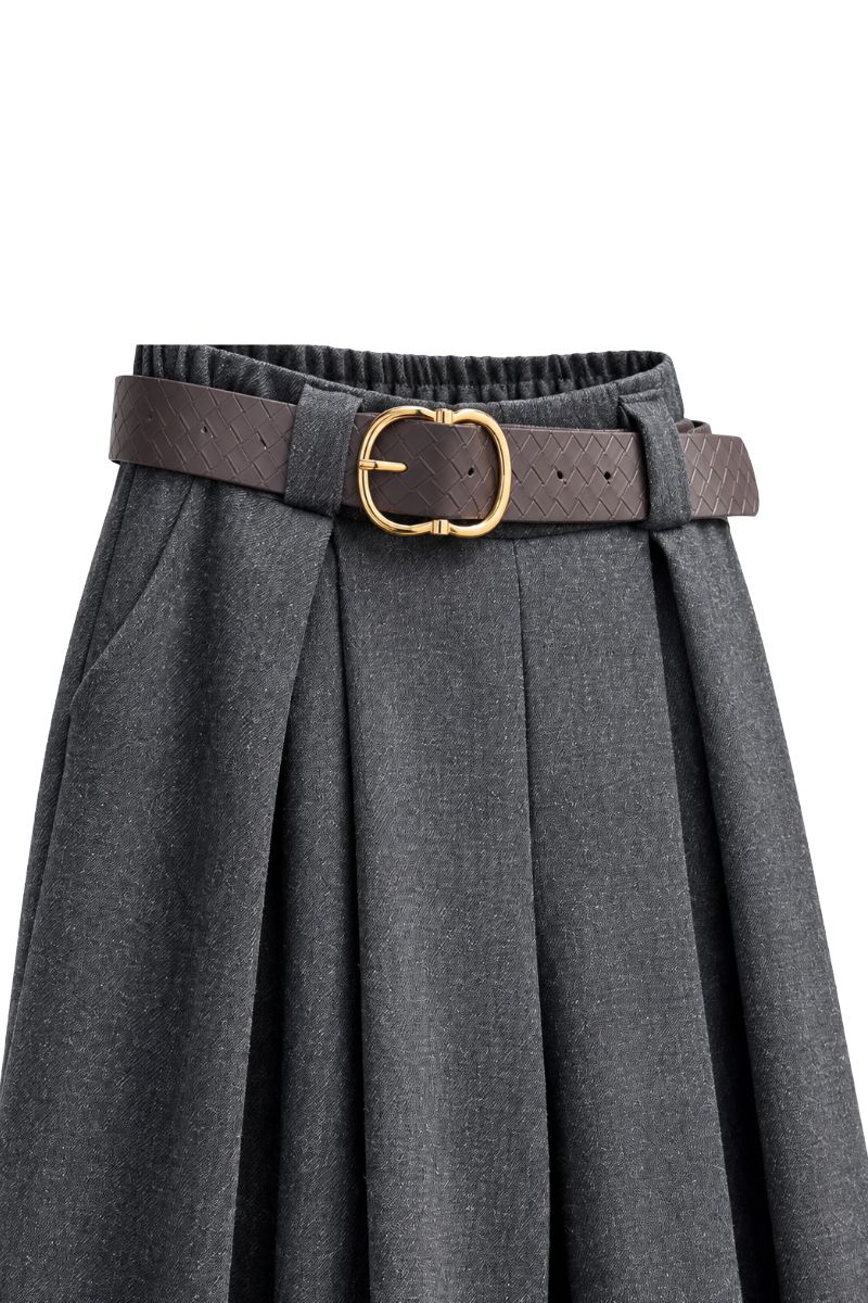 Weite Hose mit Bundfalten und Gürtel