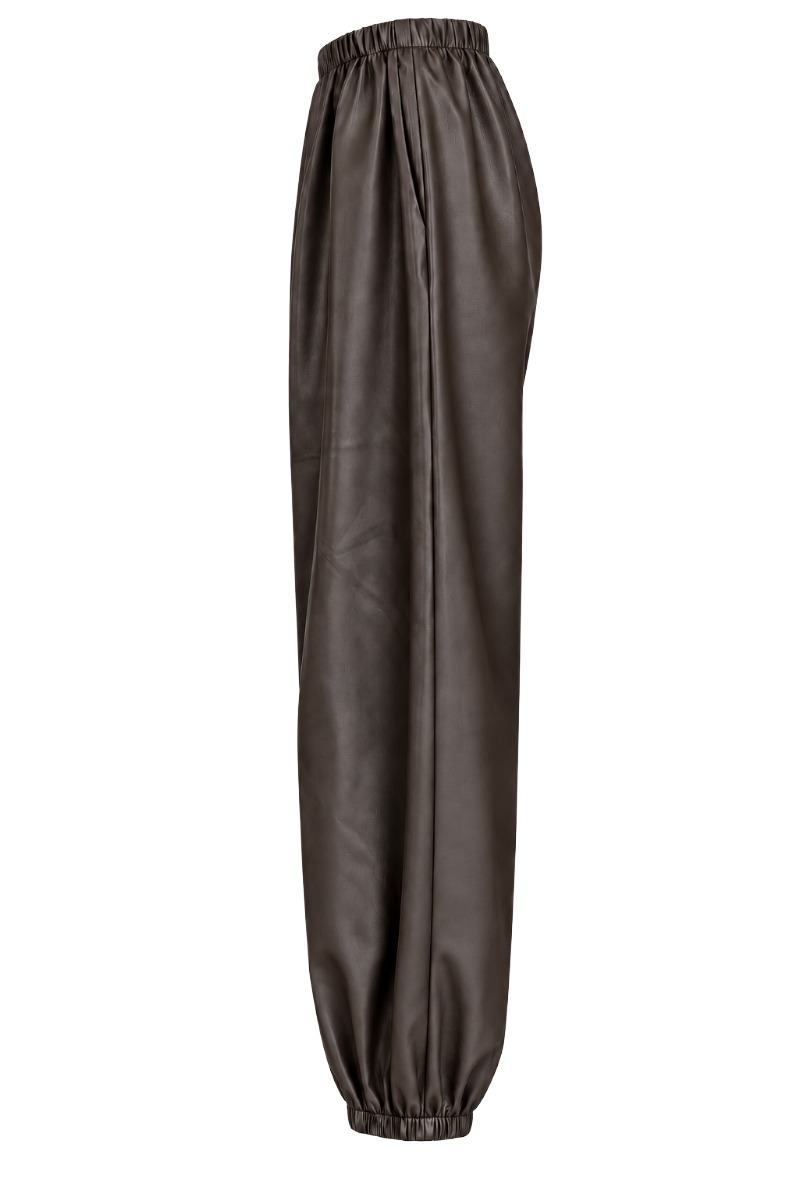 Kunstlederhose mit Gummizug am Bund und Beinabschluss