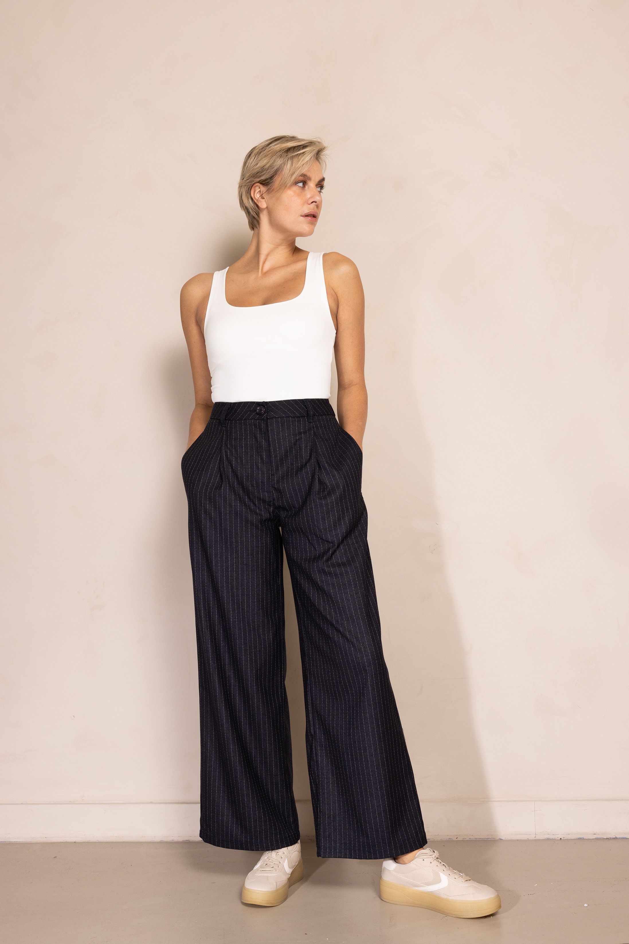 Marlene Damen Hose mit weitem Bein und Nadelstreifen in grau von Zhrill