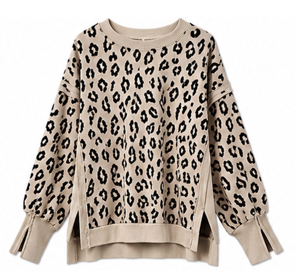 Sweater Leo mit seitlichen kurzen Schlitzen