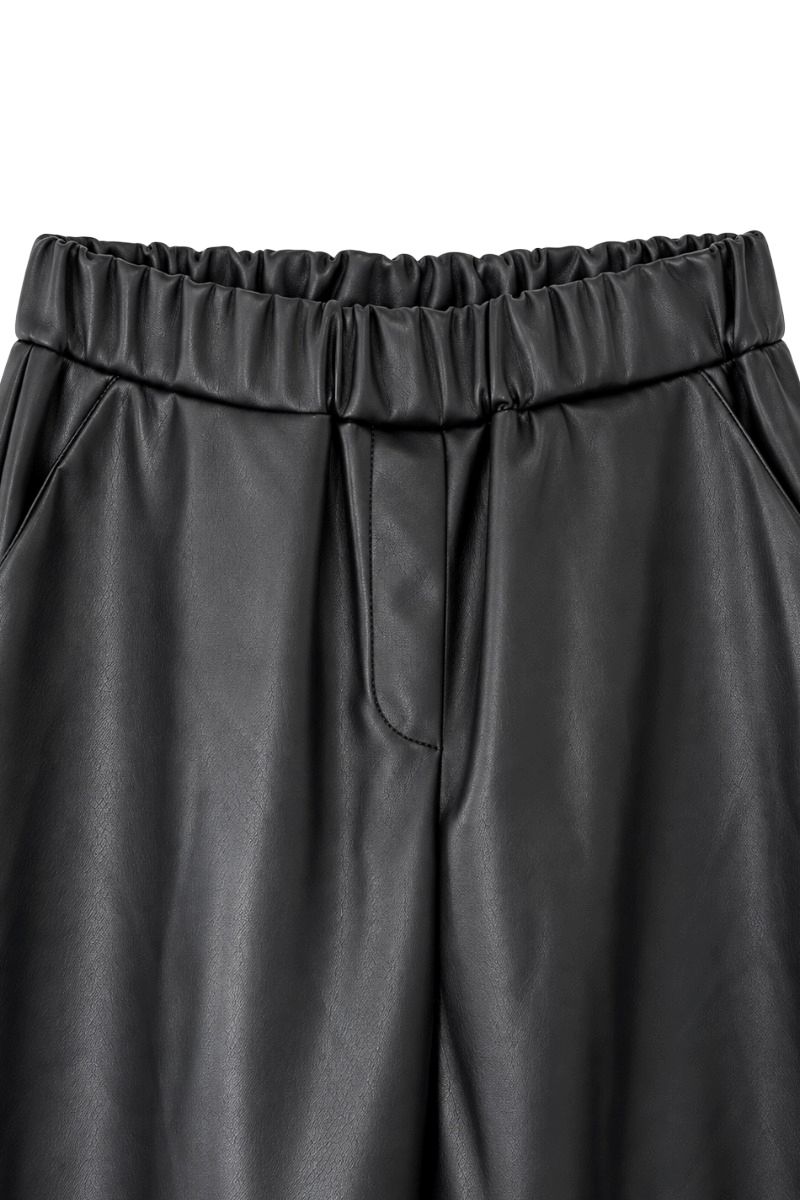 Kunstlederhose konisch mit Gummibund