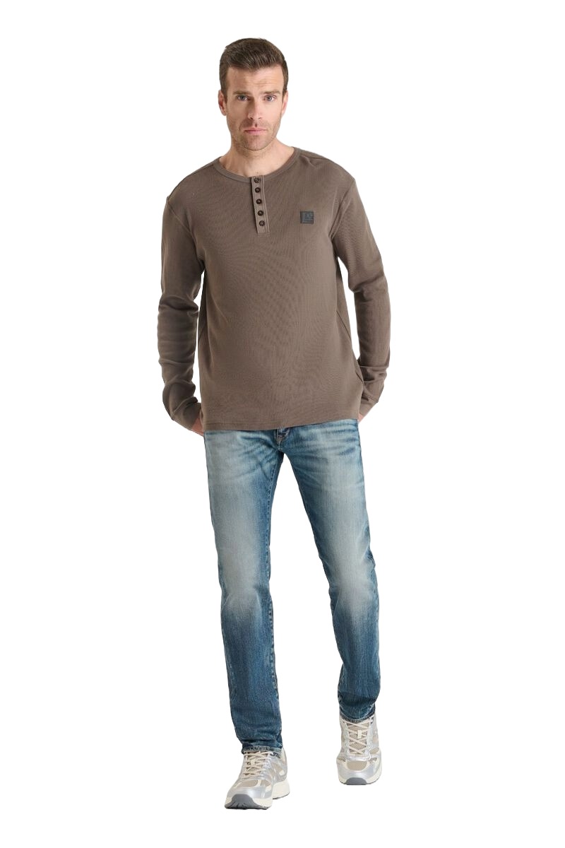 Herren Langarm Shirt in braun von Le Temps des Cerises