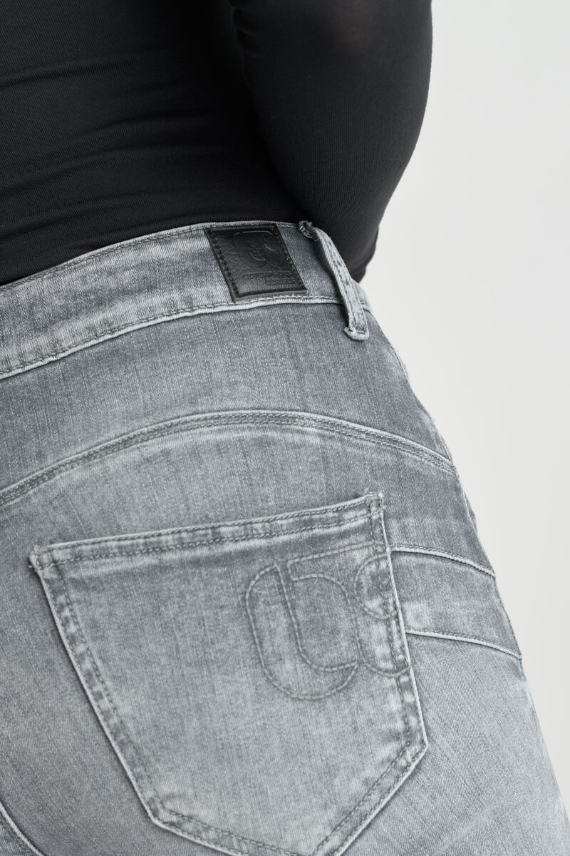 Pulp High Waist Jeans in grau von Le Temps des Cerises