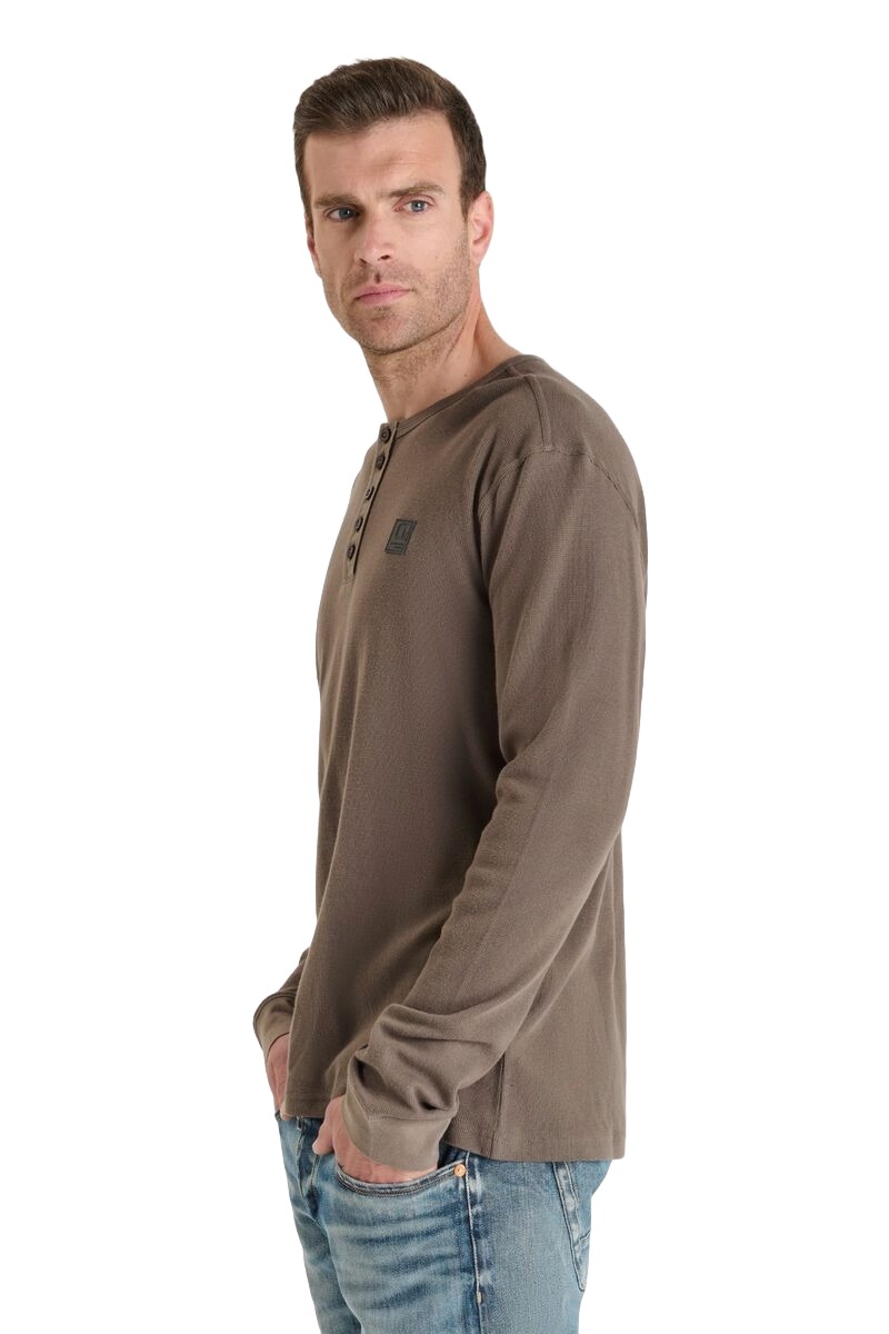 Herren Langarm Shirt in braun von Le Temps des Cerises