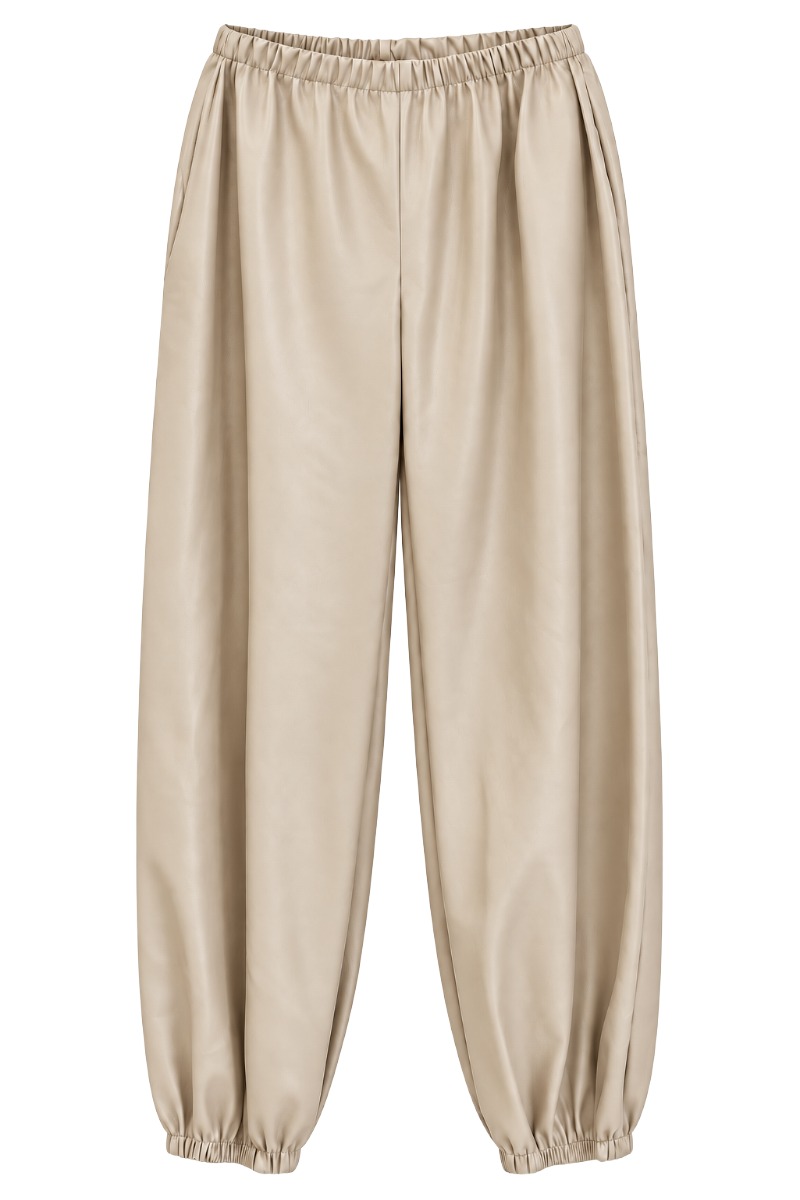 Kunstlederhose mit Gummizug am Bund und Beinabschluss