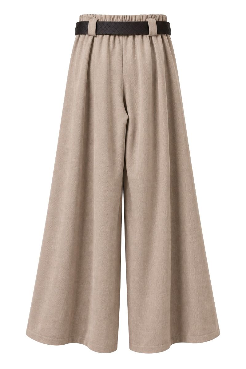 Weite Hose mit Bundfalten und Gürtel